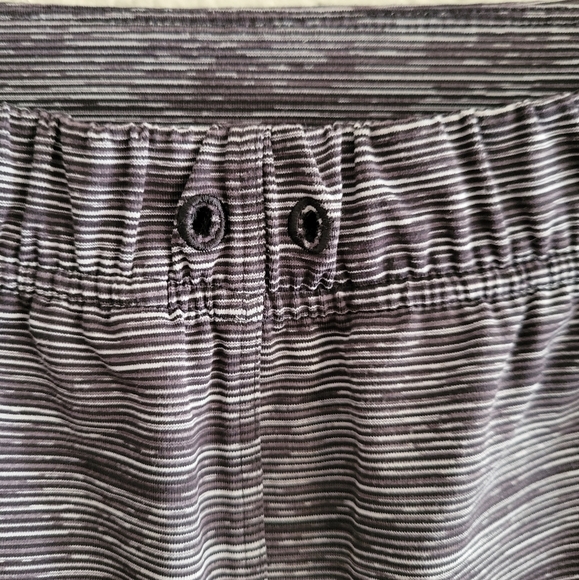 Lululemon Jet Crop Wee Are From Space Size 4 - Picture 3 of 8